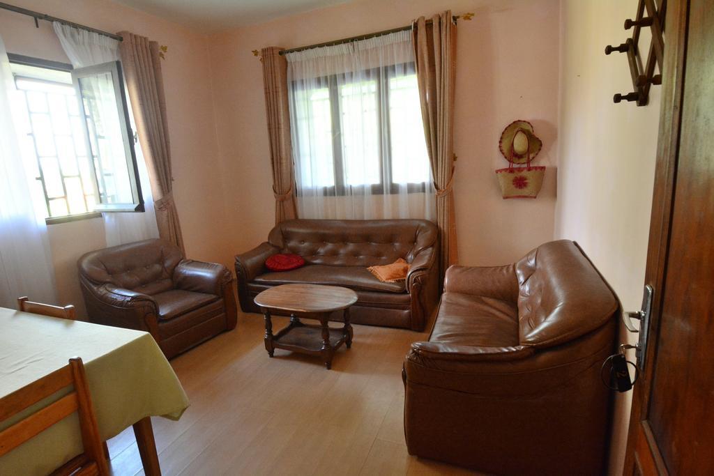 Hotel Chez Jeanne Antananarivo Esterno foto